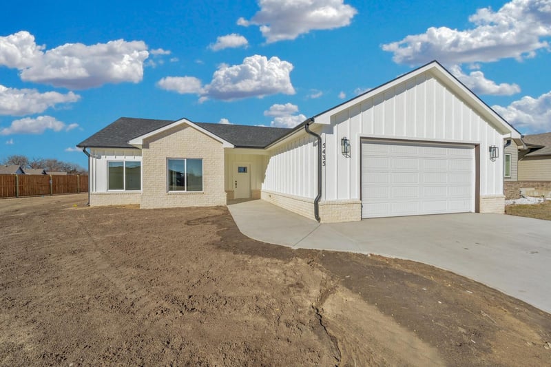 5435 S Victoria St, Wichita, KS 67216