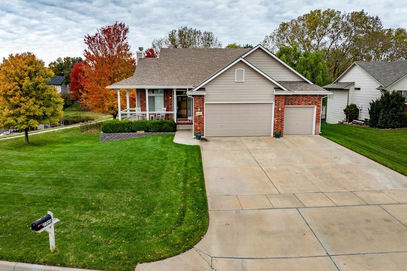 1005 Mccaskey Dr, Rose Hill, KS 67133