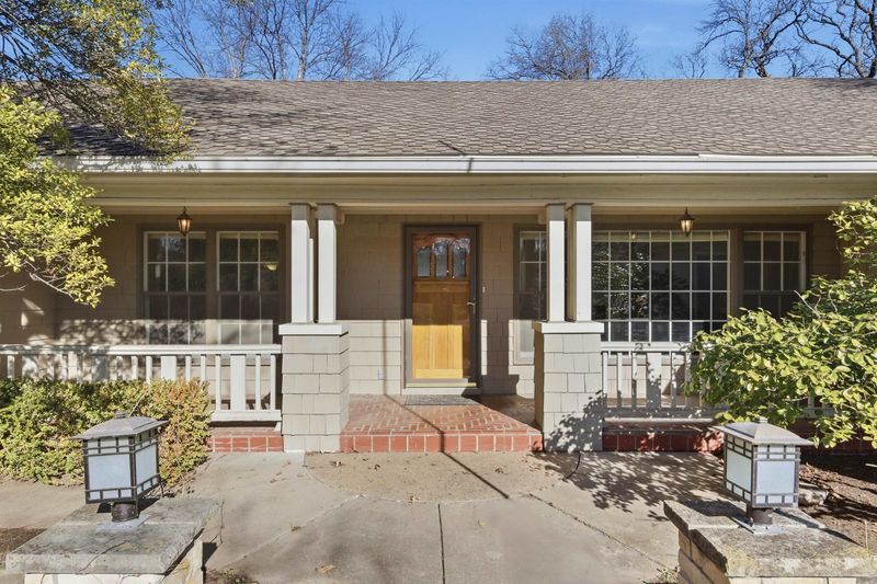 14 E English Ave, Eastborough, KS 67207