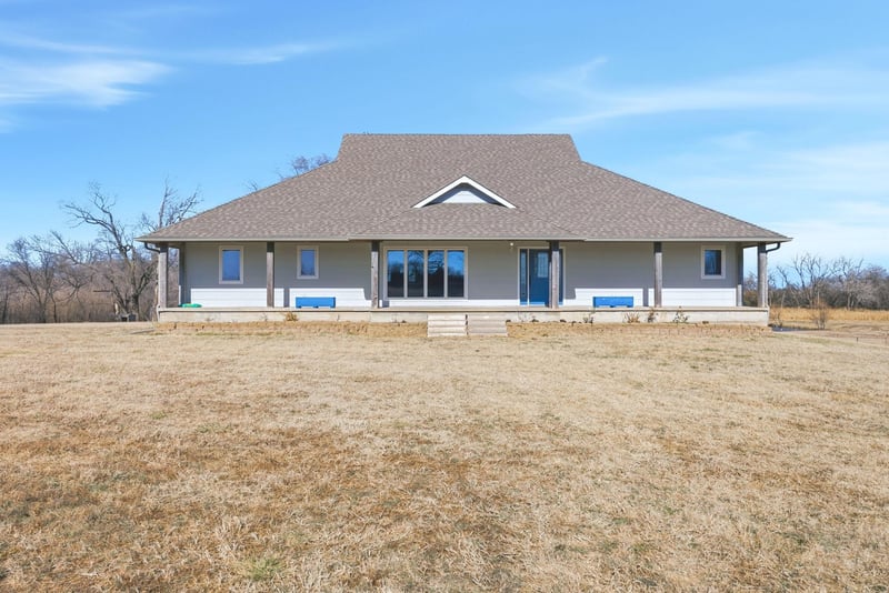 740 E 70th Ave N, Belle Plaine, KS 67013