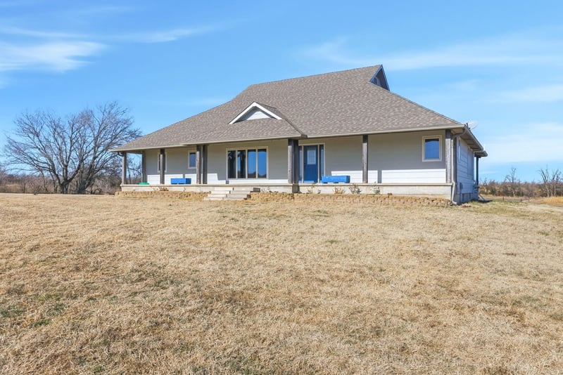 740 E 70th Ave N, Belle Plaine, KS 67013