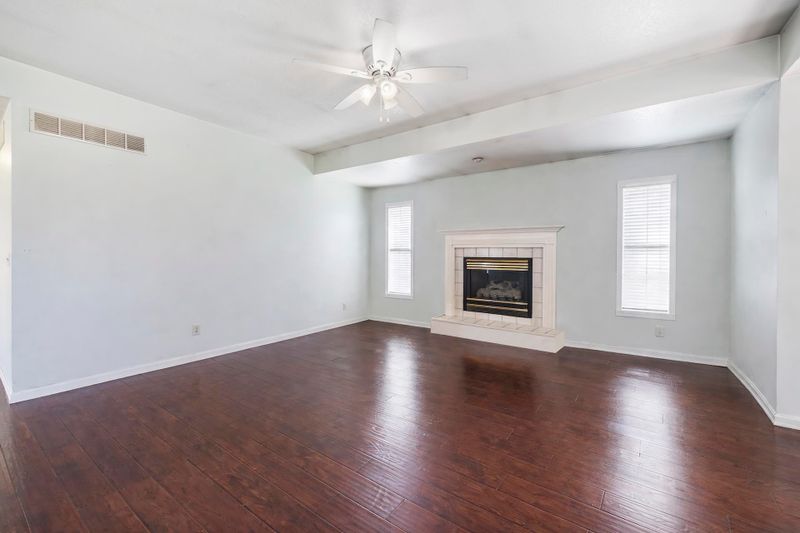 721 High Plains Cir, Maize, KS 67101-9310