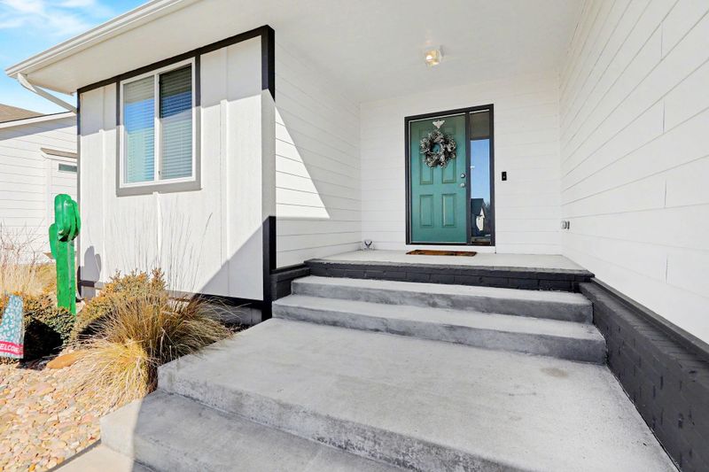 432 S Sweetwater, Maize, KS 67101