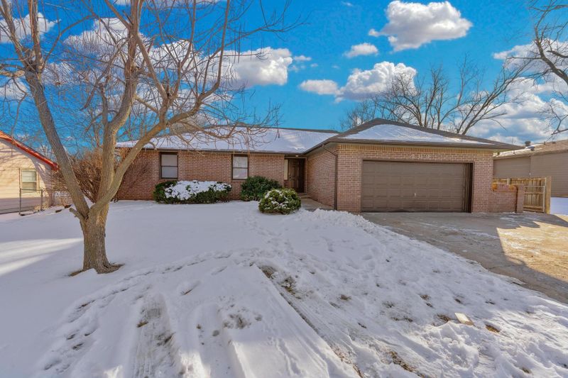 209 W Virginia Rd, Andover, KS 67002