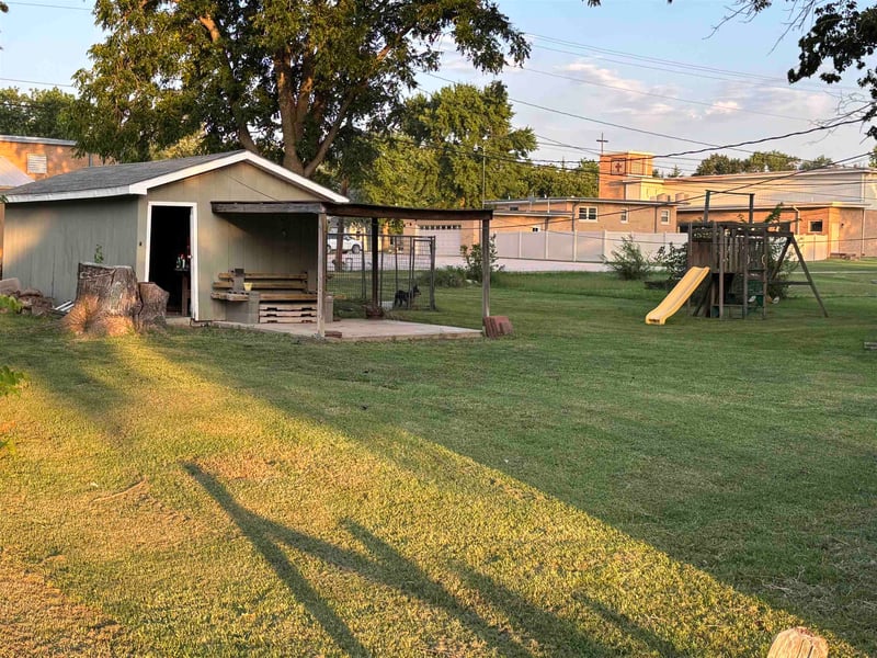 422 N Lincoln St, Marion, KS 66861