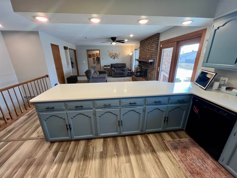 307 Willow Rd, Hillsboro, KS 67063