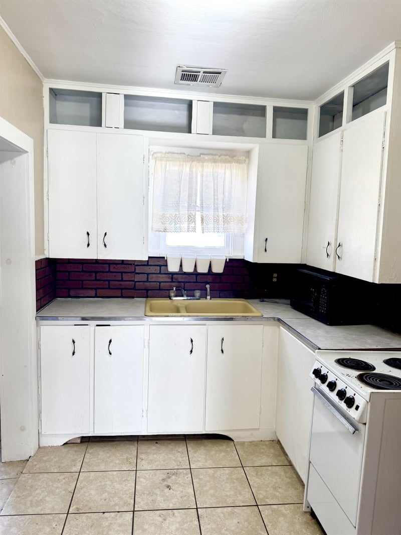 325 Poplar St, El Dorado, KS 67042