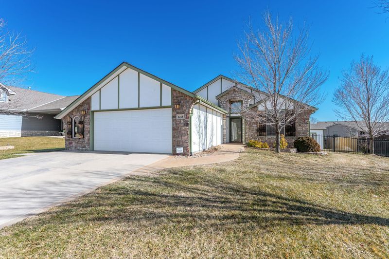 1218 N Hamilton Cir, Derby, KS 67037