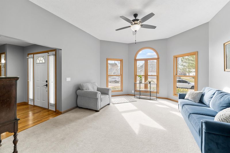 2125 Village Ln, Salina, KS 67401