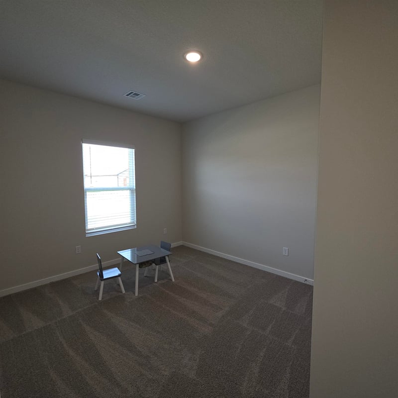 928 N Forestview Ct, Wichita, KS 67235