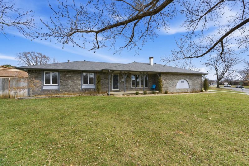 610 E Southeast Dr, Clearwater, KS 67026