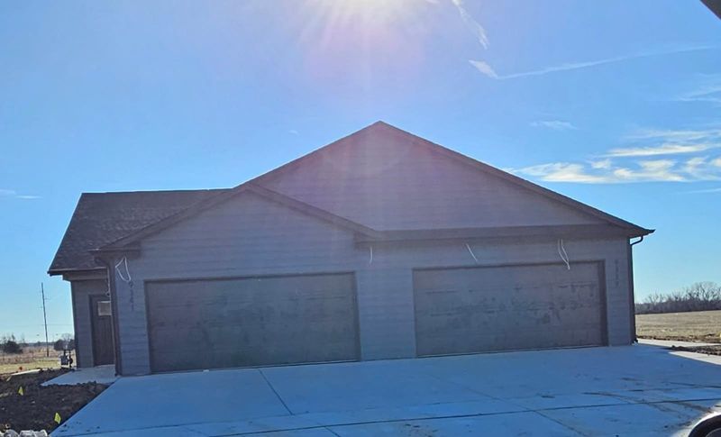 9339-9341 E Wassall Ct, Wichita, KS 67210