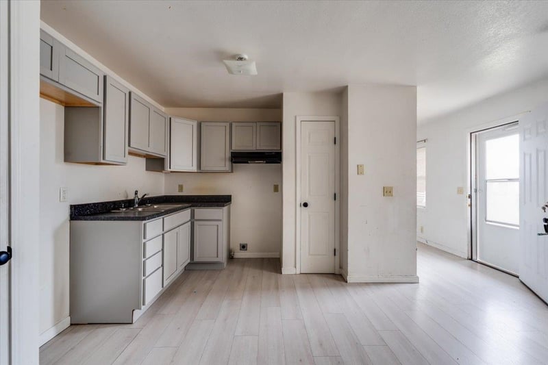 1608 E Catalina St, Wichita, KS 67216