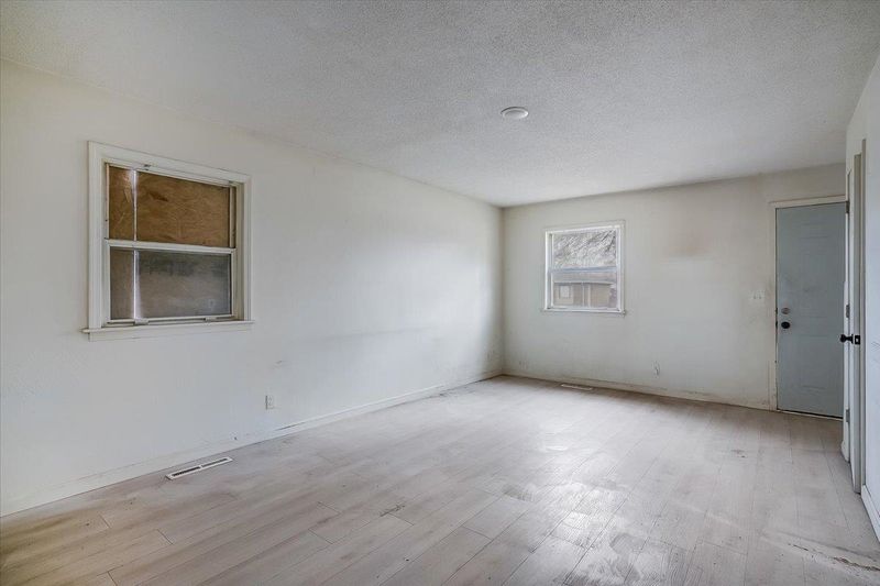 1502 E Catalina St, Wichita, KS 67216