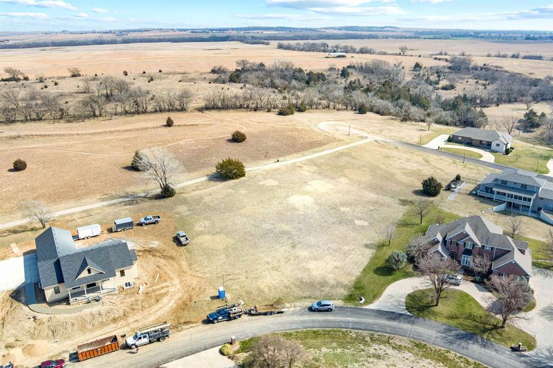 2541 Angus Ln, Salina, KS 67401