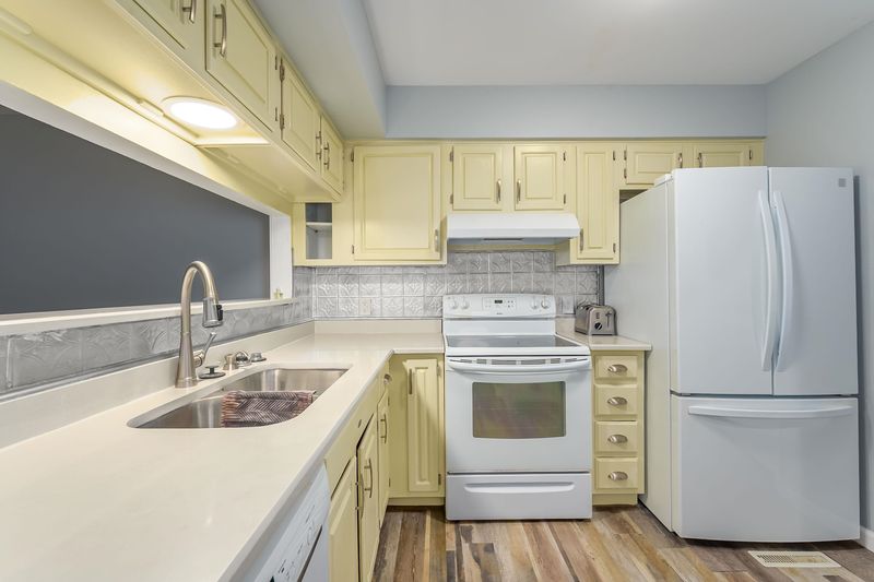 8201 E Harry St Unit 1501, Wichita, KS 67207-4655