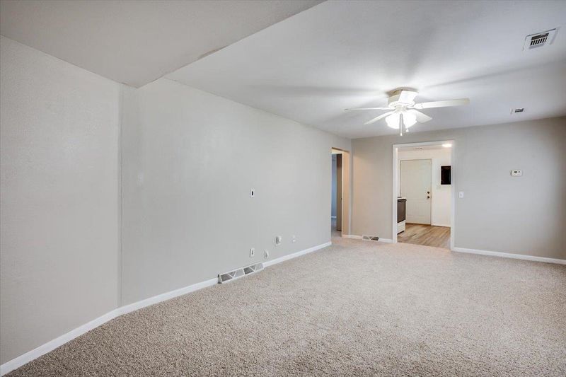 805 E 57th St S, Wichita, KS 67216