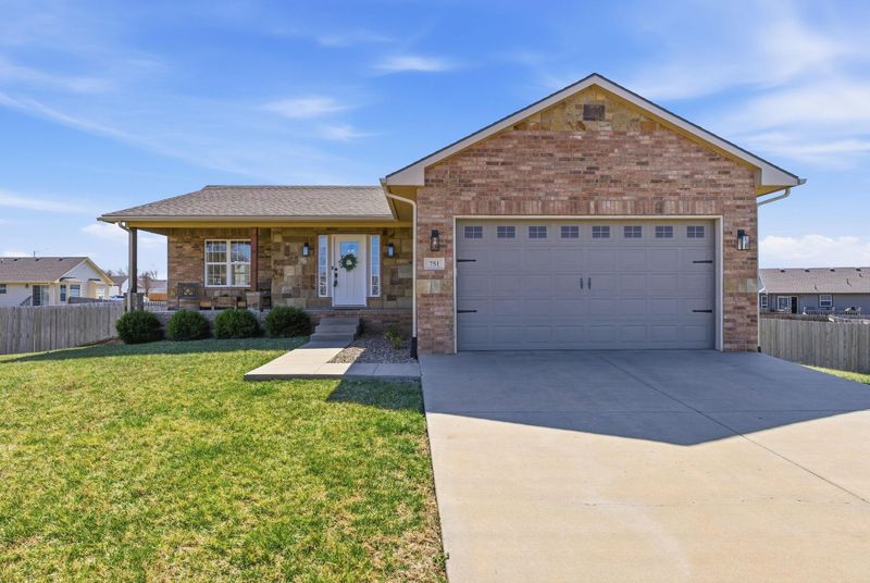 751 S Shade Ct, Andover, KS 67002