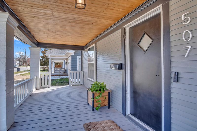 507 E Broadway St, Newton, KS 67114