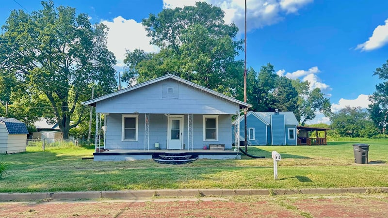 410 E Taylor Ave, Arkansas City, KS 67005