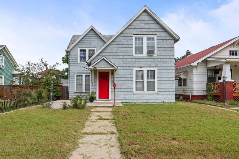 406 E 3rd St, Newton, KS 67114