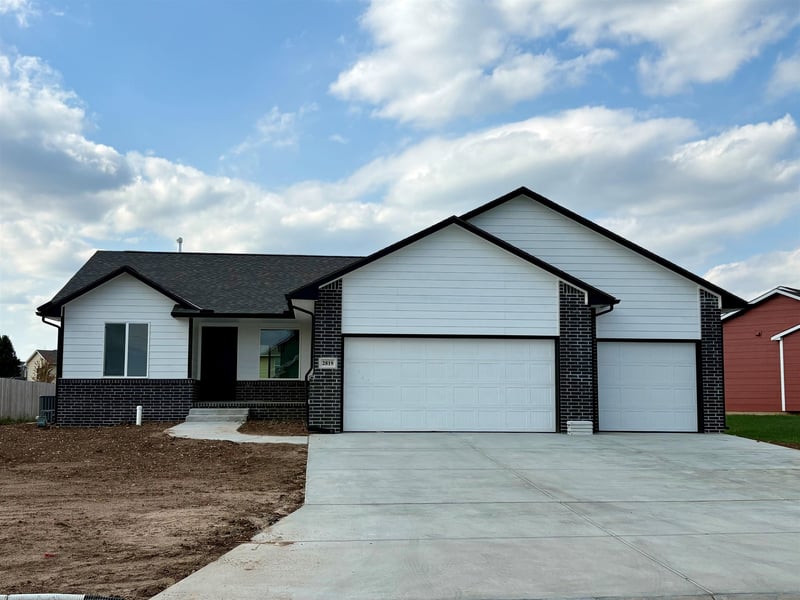 2819 N Rutland Ln, Augusta, KS 67010