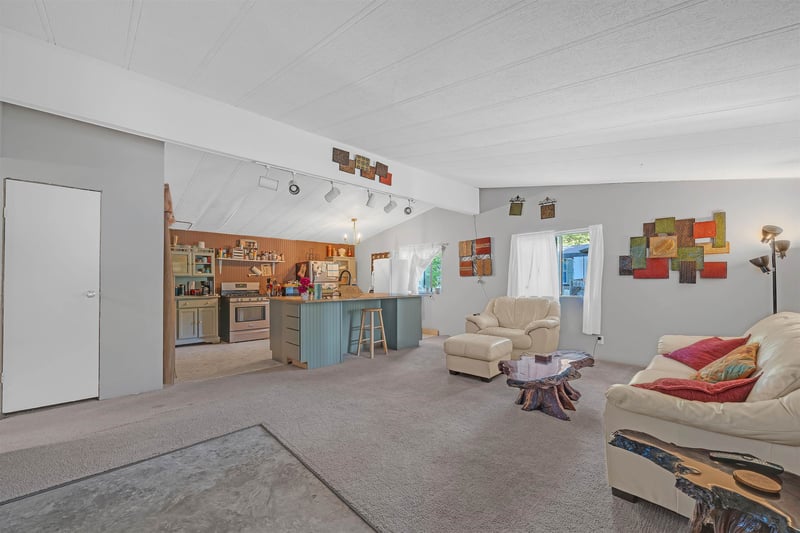 4851 S Bluff St, Wichita, KS 67210