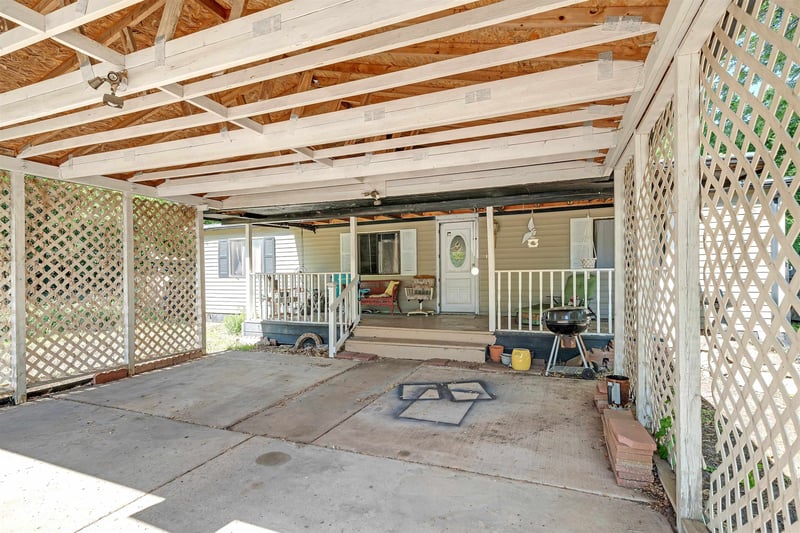 4851 S Bluff St, Wichita, KS 67210