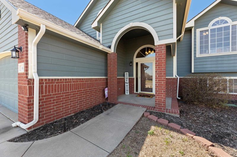807 N Timberleaf Dr, Derby, KS 67037
