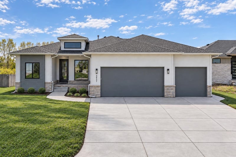 5857 N St Paul Ct, Wichita, KS 67204