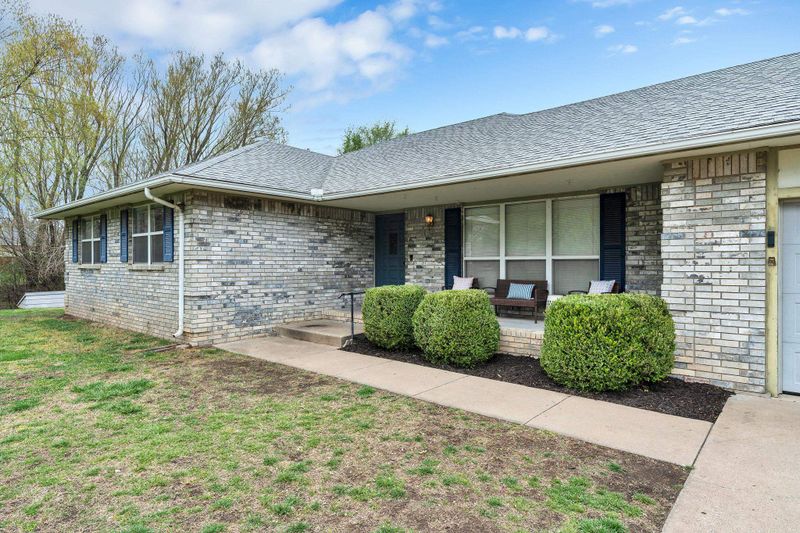 24 E Huntington, Augusta, KS 67010