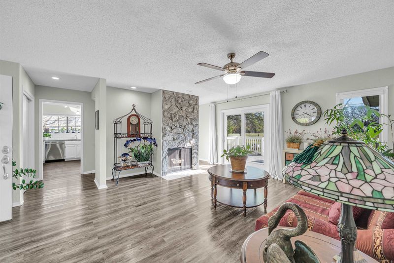 6918 E Rushwood Cir, Wichita, KS 67226