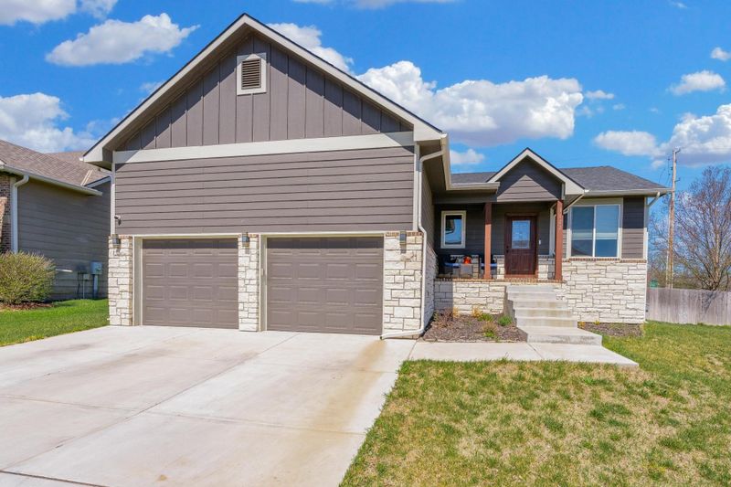 3122 E Sunflower Dr, Derby, KS 67037