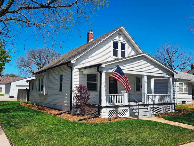 600 E 2nd, Newton, KS 67114