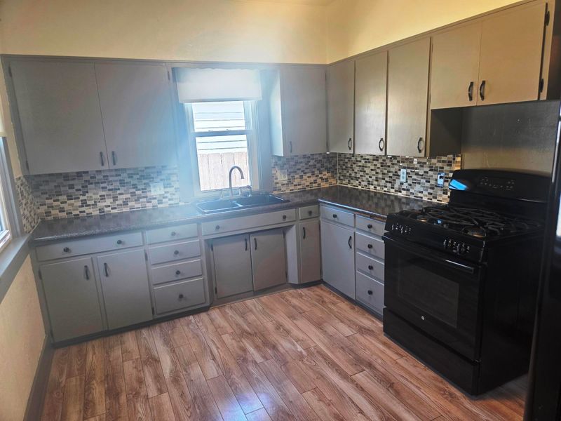 600 E 2nd, Newton, KS 67114