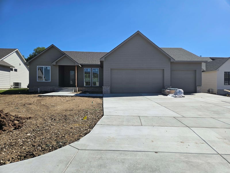 2530 N Emerald Ct, Andover, KS 67002