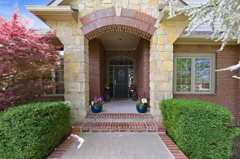1809 N Glen Wood Cir, Wichita, KS 67230