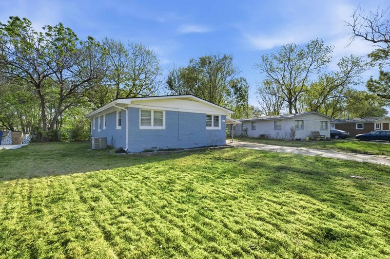 1220 E Beaumont St, Park City, KS 67219