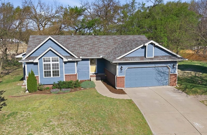 251 N Prairie Creek Ct, Kechi, KS 67067
