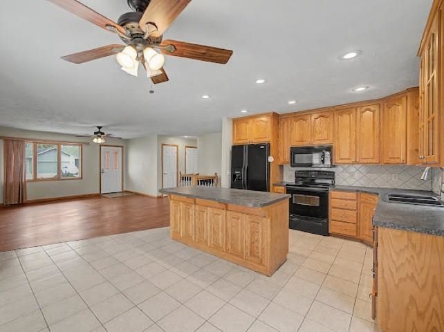 35 Wildcat Cir, Salina, KS 67401