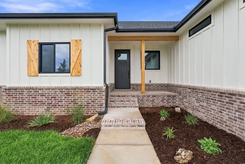 1007 S Brookside St, Goddard, KS 67052