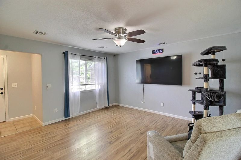 609 Osage St, Augusta, KS 67010