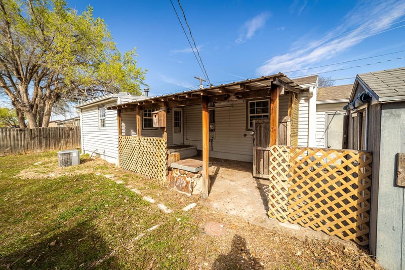 810 Church St, Concordia, KS 66901