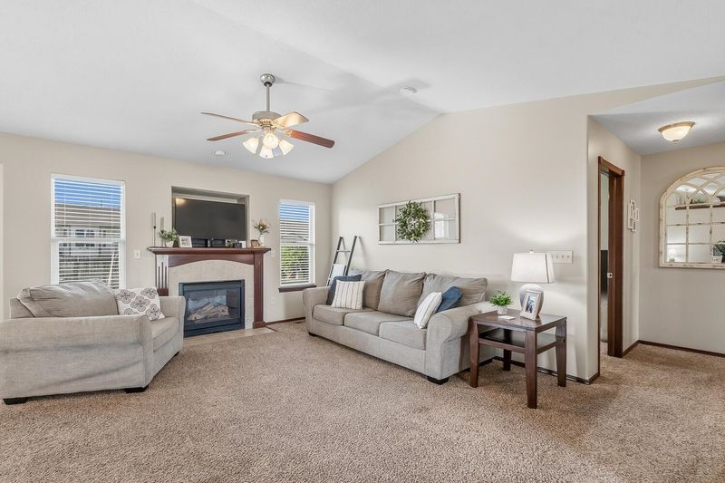 2637 E Keys Ct, Derby, KS 67037