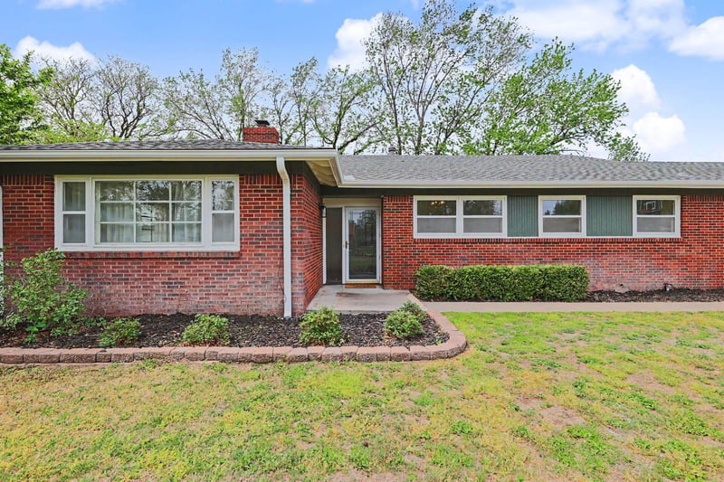 1649 N Womer Dr, Wichita, KS 67203