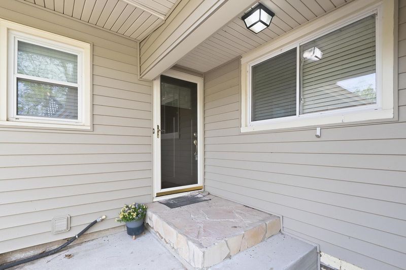 5701 Memphis St, Bel Aire, KS 67220