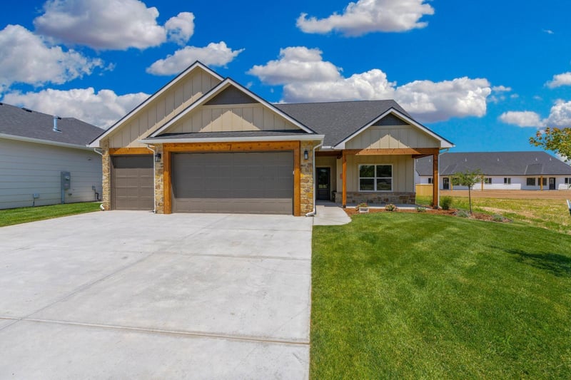 734 N Rainbow Lake Ct, Wichita, KS 67235