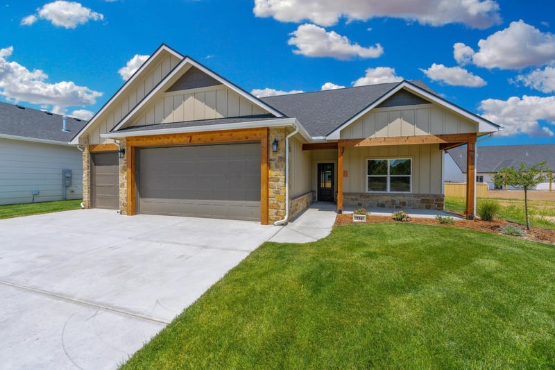 734 N Rainbow Lake Ct, Wichita, KS 67235