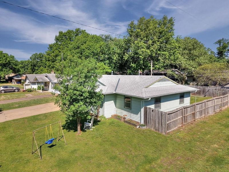 1926 E 15th Ave, Winfield, KS 67156