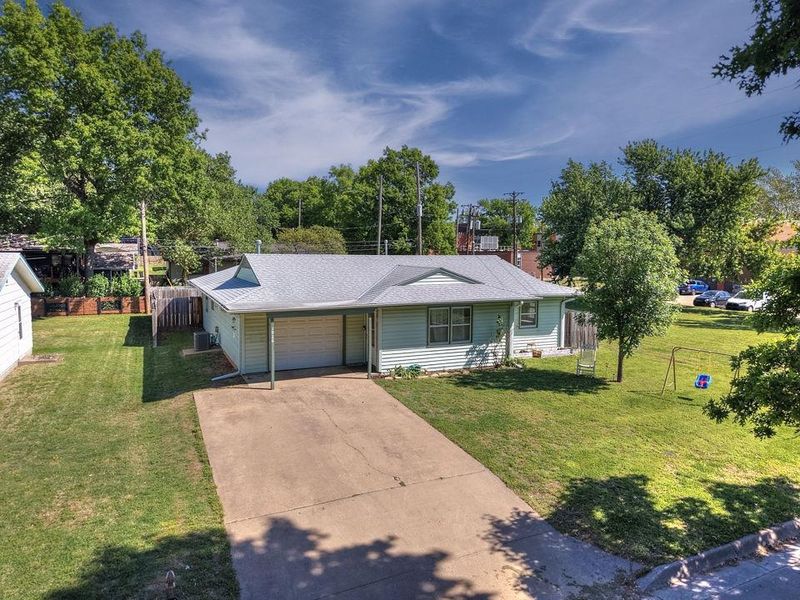 1926 E 15th Ave, Winfield, KS 67156